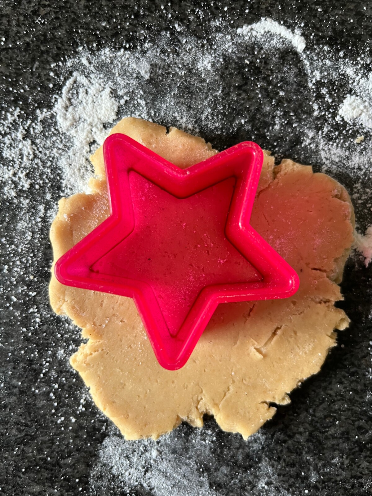 Slovenian honey spiced cookies cut out